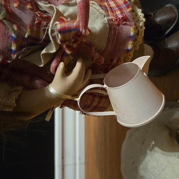 Vanessa ricardi doll 2004 with her box and stand she have all her object - Picture 6 of 10